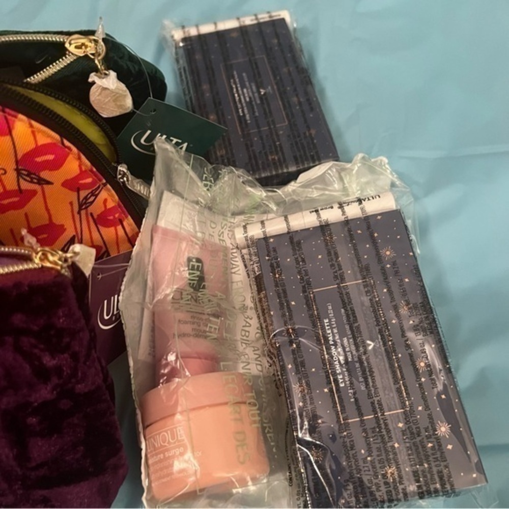 Makeup Bundle - Picture 12 of 16